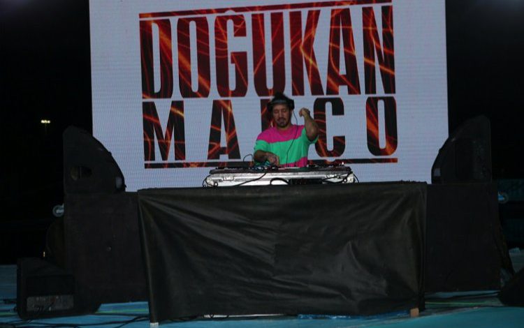 Sakarya Büyükşehir açık havada Doğukan Manço coşkusu Sakarya Büyükşehir açık havada Doğukan Manço coşkusu