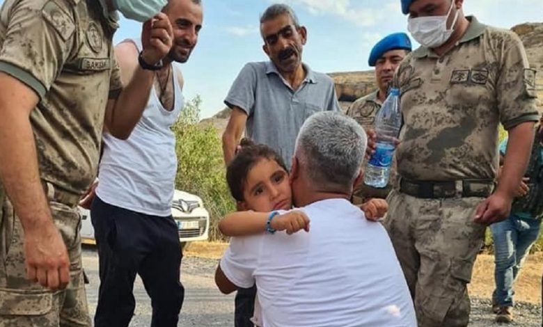 Dağda kaybolan 3 yaşındaki Hazal’ı Mehmetçik buldu