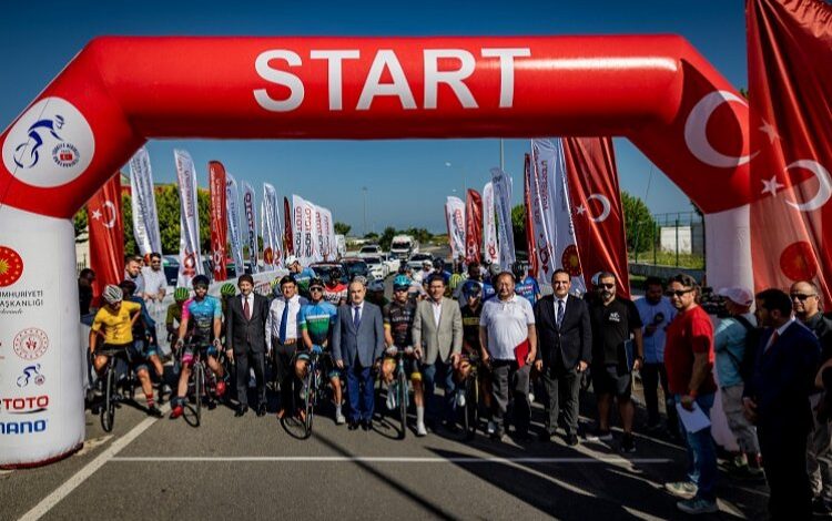 100. Yıl Cumhuriyet Bisiklet Turu tam gaz sürüyor 100. Yıl Cumhuriyet Bisiklet Turu tam gaz sürüyor