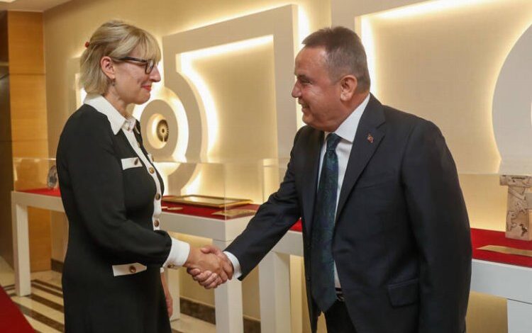 İngiltere Büyükelçisi Jill Morris’ten Başkan Böcek’e ziyaret