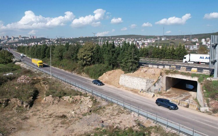 Kocaeli Stadyumu yolunda trafik düzenlemesi Kocaeli Stadyumu yolunda trafik düzenlemesi
