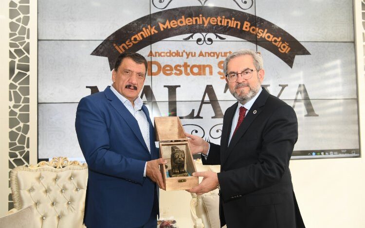 Rektör Prof. Dr. Necdet Ünüvar’dan Selahattin Gürkan’a ziyaret Rektör Prof. Dr. Necdet Ünüvar’dan Selahattin Gürkan’a ziyaret