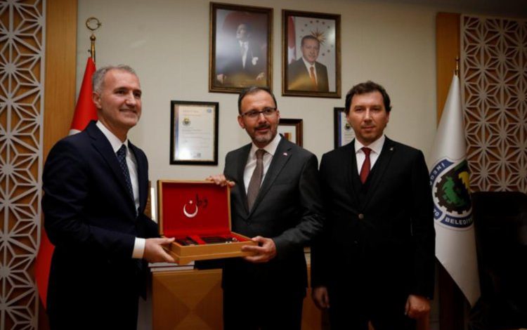 Bakan Kasapoğlu Bursa İnegöl’e müjdelerle geldi Bakan Kasapoğlu Bursa İnegöl’e müjdelerle geldi