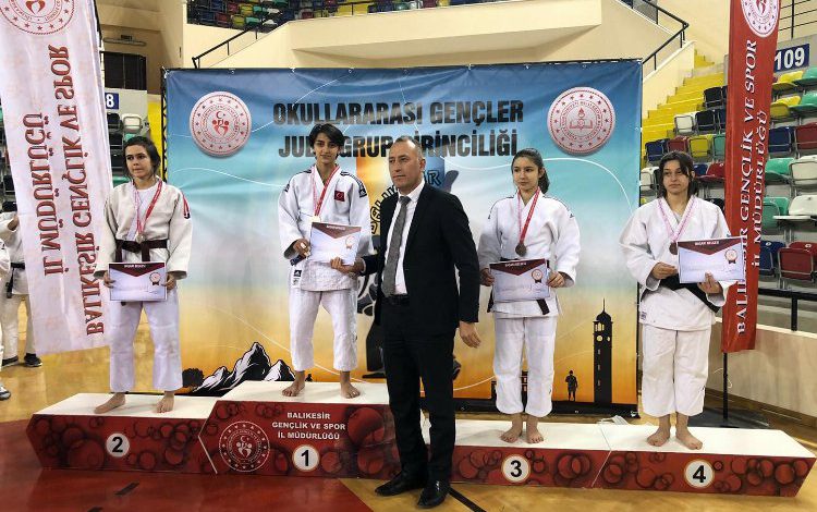 Bursa Osmangazili judocuların Balıkesir damgası