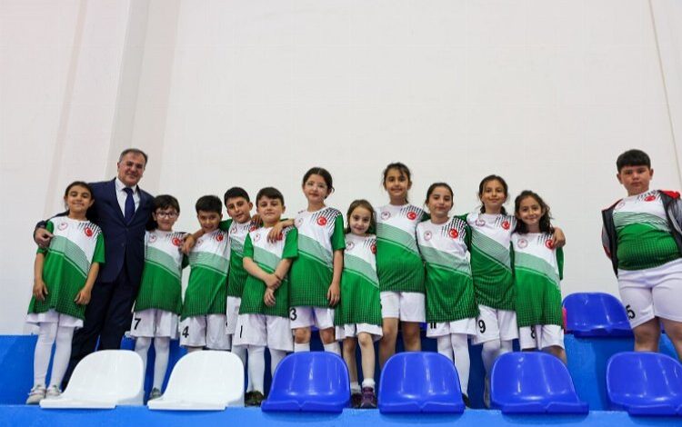 Kayseri Hacılar Spor Salonu kapılarını açtı