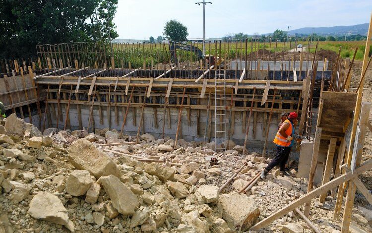 Sakarya Tokmaklıdere Köprüsü’nde sona doğru Sakarya Tokmaklıdere Köprüsü’nde sona doğru