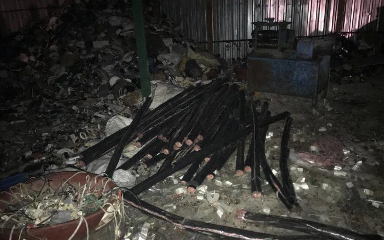 Kilis’te 2 bağ evindeki kabloları çalan 2 hırsız yakalandı