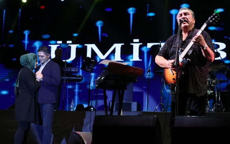 Efsanelerden Aliağa’da nostalji gecesi Efsanelerden Aliağa’da nostalji gecesi