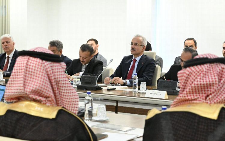 Bakan Uraloğlu: Ulaştırma koridorlarını geliştireceğiz Bakan Uraloğlu: Ulaştırma koridorlarını geliştireceğiz