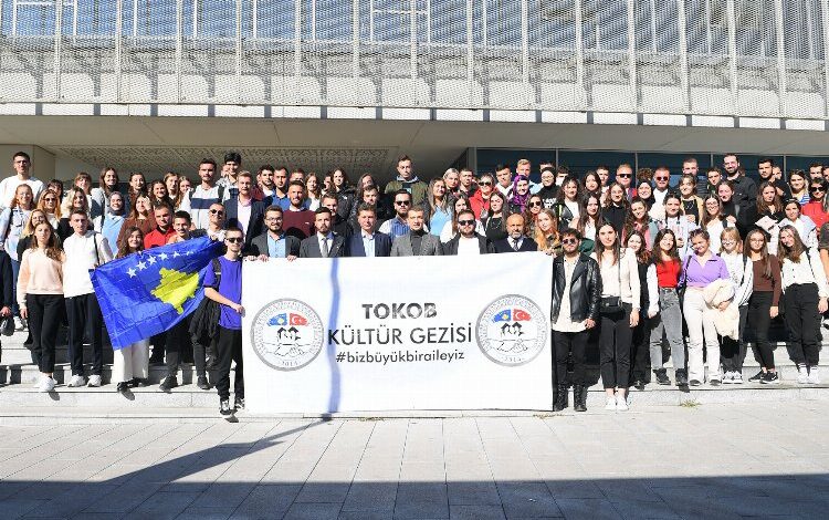 Kosovalı öğrenciler Bursa Osmangazi’de mola verdi Kosovalı öğrenciler Bursa Osmangazi’de mola verdi