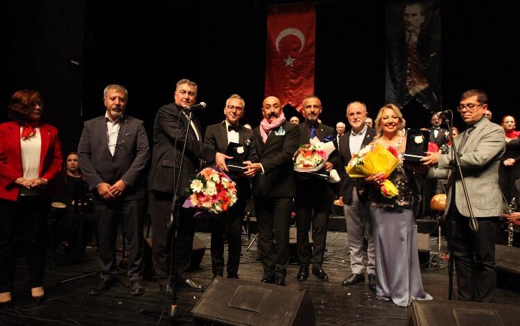 Bursa İTÜ Mezunları, Cumhuriyet Konseri’nin geliri eğitime aktarılacak Bursa İTÜ Mezunları, Cumhuriyet Konseri’nin geliri eğitime aktarılacak