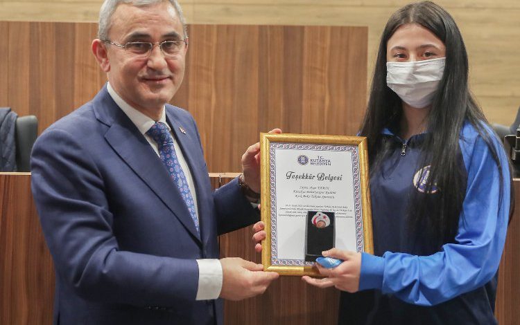 Kütahya’da başarılı sporcular ödüllendiriliyor