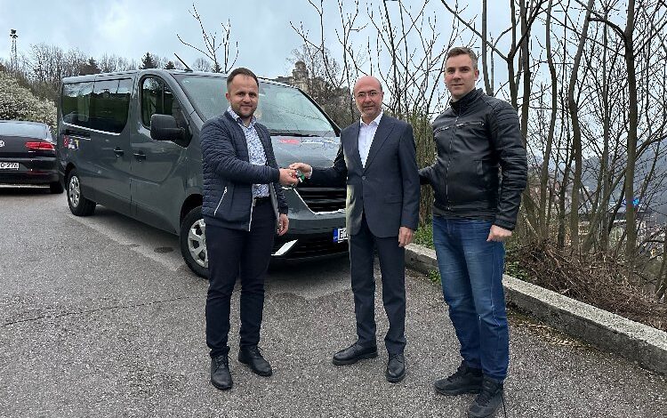 Konya Selçuklu’dan Bosnalı yetim öğrencilere araç desteği Konya Selçuklu’dan Bosnalı yetim öğrencilere araç desteği