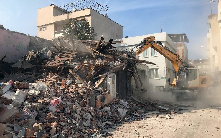 Bursa Osmangazi’de metruklar huzur için yıkılıyor! Bursa Osmangazi’de metruklar huzur için yıkılıyor!