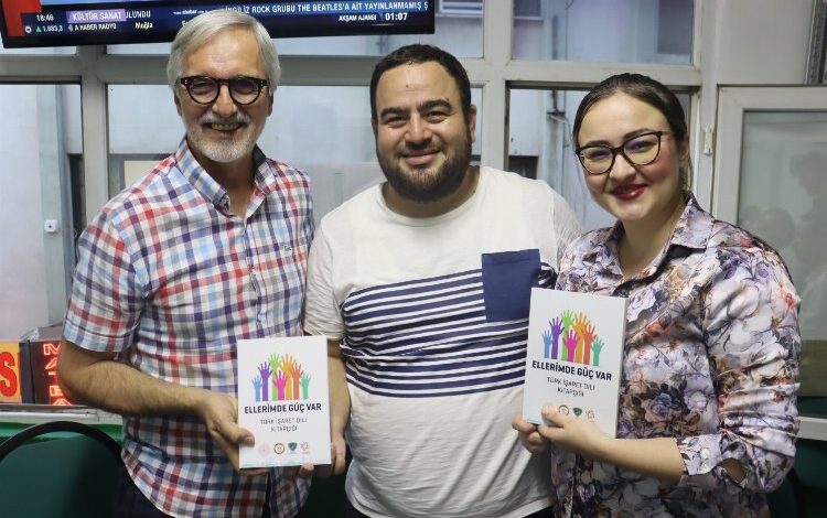 İzmit Belediyesi işitme engellileri unutmadı İzmit Belediyesi işitme engellileri unutmadı