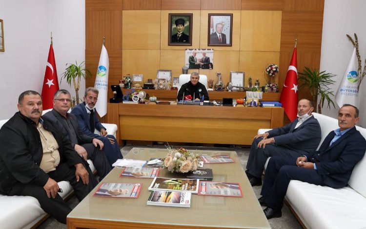 Sakarya Büyükşehir Belediye Başkan Yüce, muhtarlarla buluştu