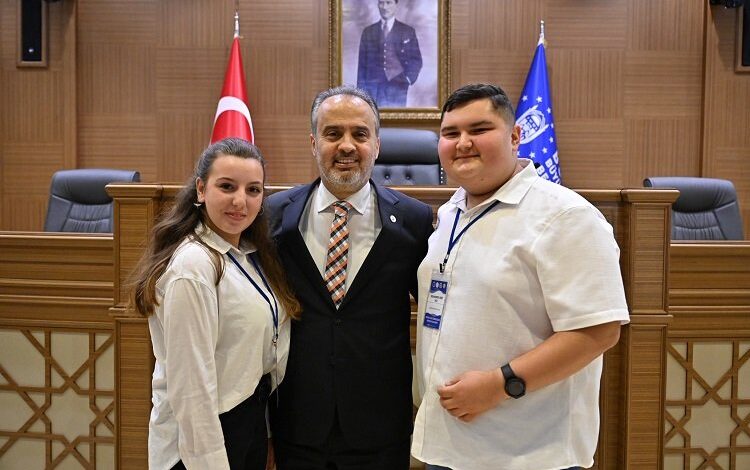 Yerel ve ulusal sorunlara genç bakış Yerel ve ulusal sorunlara genç bakış