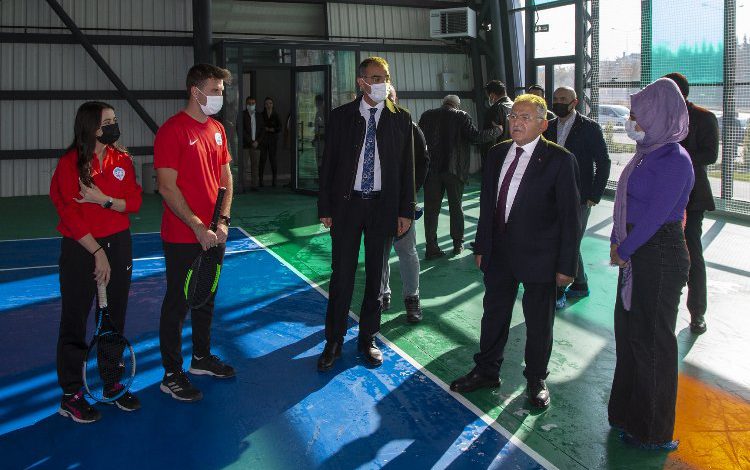 Kayseri Büyükşehir’den tenis atılımı