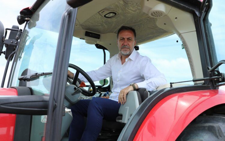 İstanbul Silivri’de çiftçiye 100 bin liralık destek İstanbul Silivri’de çiftçiye 100 bin liralık destek