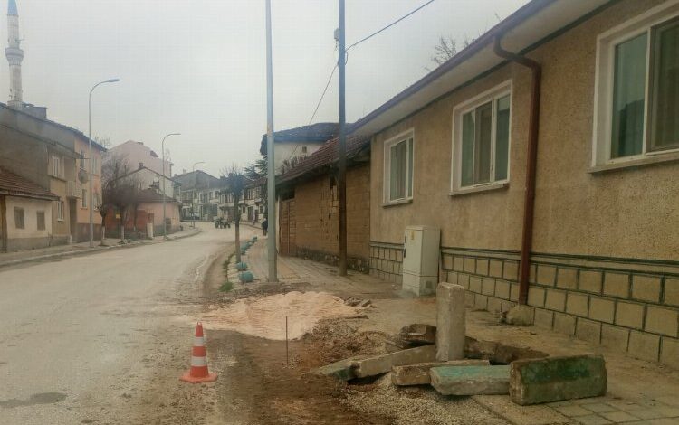 Bilecik Pazaryeri’nde üst yapı çalışmaları başladı Bilecik Pazaryeri’nde üst yapı çalışmaları başladı