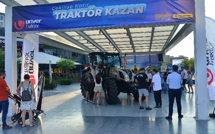 1 milyonuncu traktöre Bursa’da büyük ilgi 1 milyonuncu traktöre Bursa’da büyük ilgi