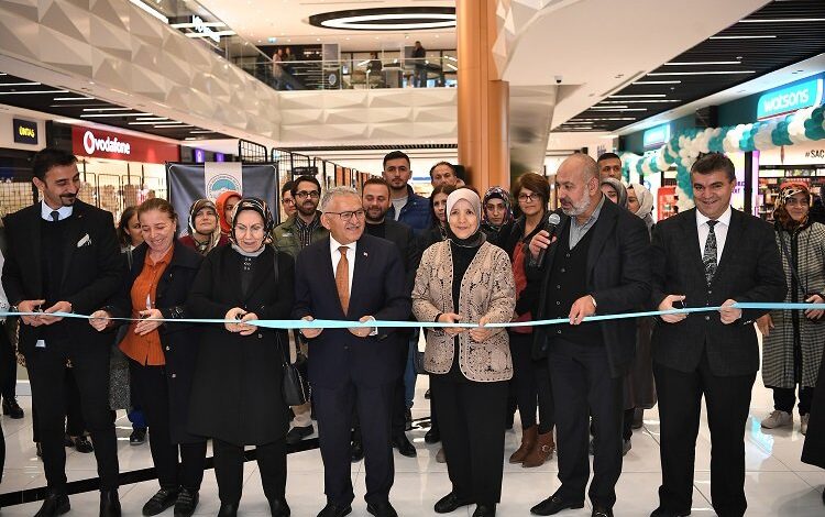 KAYMEK kursiyerlerinden Dantel Anglez El Sanatları Sergisi