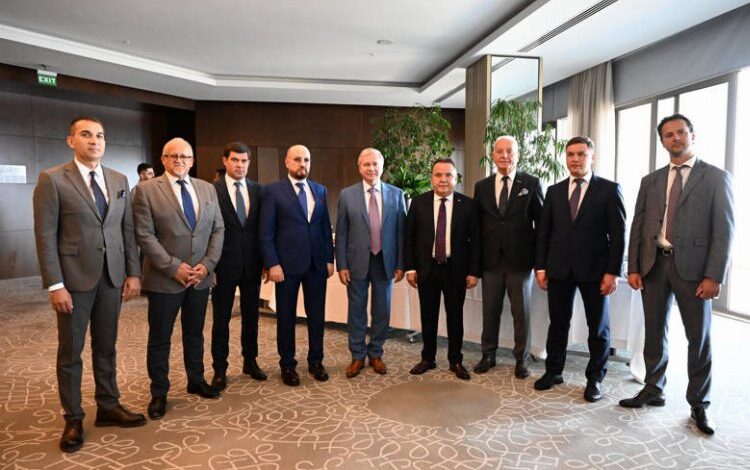 Moskova heyeti Antalyalı iş insanları ile buluştu