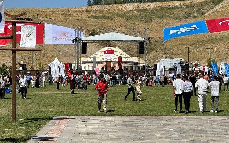 Nevşehir Belediyesi’ne Ahlat’ta tanıtım Nevşehir Belediyesi’ne Ahlat’ta tanıtım