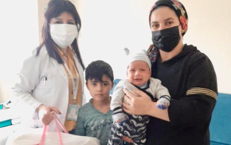 Manisa Büyükşehir’den 6 aileye ‘Hoş Gelsin Bebek’ ziyareti Manisa Büyükşehir’den 6 aileye ‘Hoş Gelsin Bebek’ ziyareti