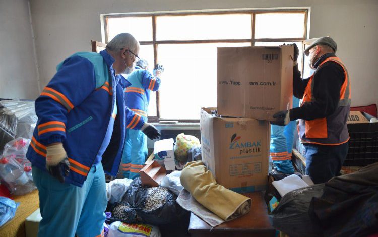 Bursa Yıldırım’da savcılık kararıyla ev temizliği Bursa Yıldırım’da savcılık kararıyla ev temizliği