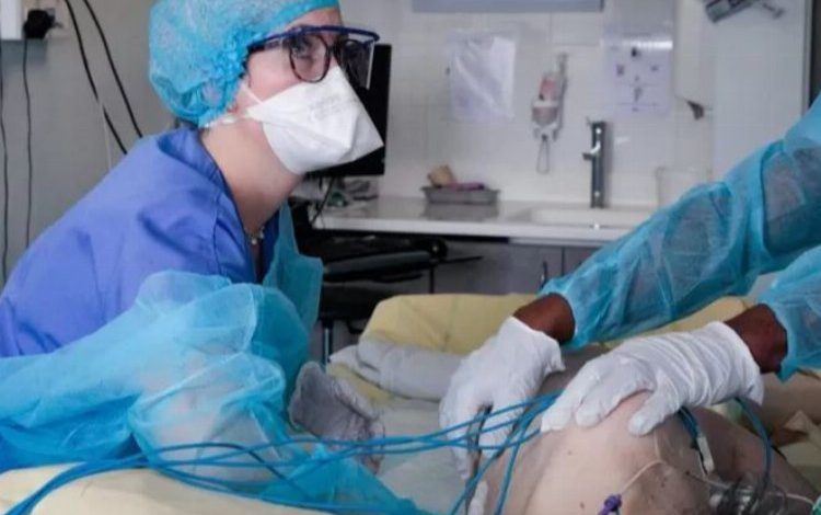 Fransa’da Omicron önlemleri sıkılaşıyor Fransa’da Omicron önlemleri sıkılaşıyor