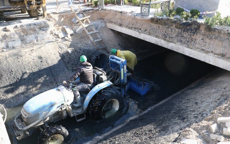 Manisa Saruhanlı’da taşkınlar sona eriyor