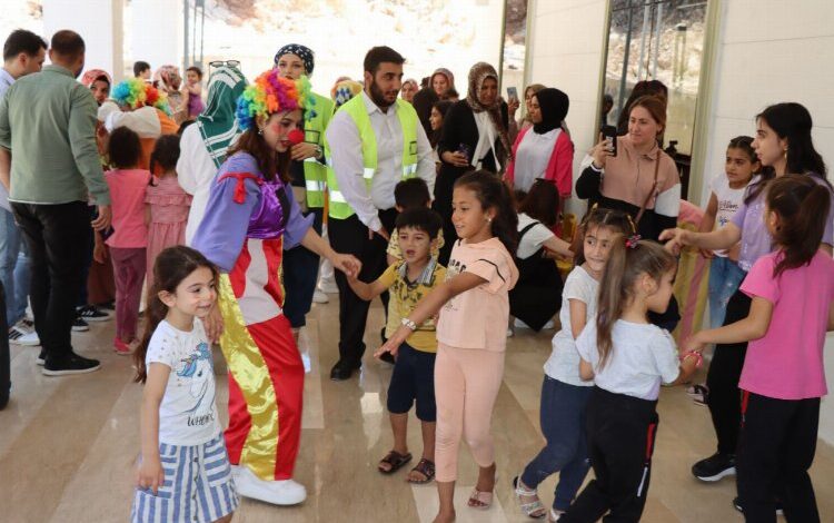 Çocuklar bayramı erken yaşadı