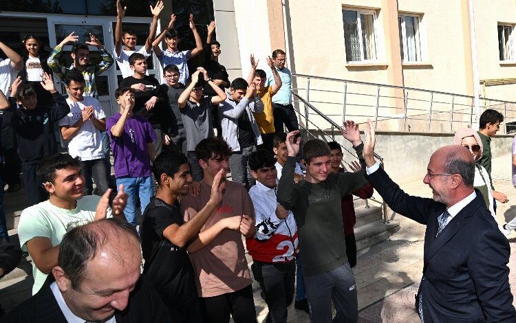 Başkan Pekyatırmacı öğrencilerle buluştu