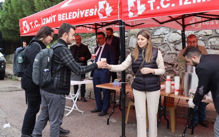 İzmit’ten KOÜ’lü öğrencilere sıcak karşılama İzmit’ten KOÜ’lü öğrencilere sıcak karşılama