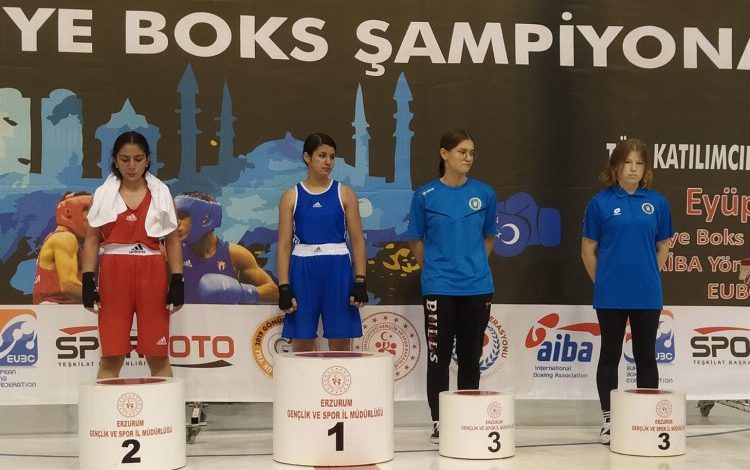 Bursa Büyükşehir’li boksörlerden 6 madalya Bursa Büyükşehir’li boksörlerden 6 madalya