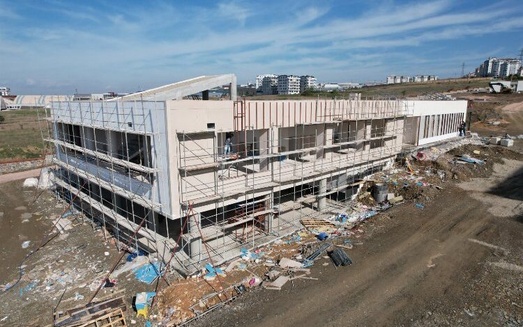 Çayırova Millet Bahçesi şekilleniyor Çayırova Millet Bahçesi şekilleniyor