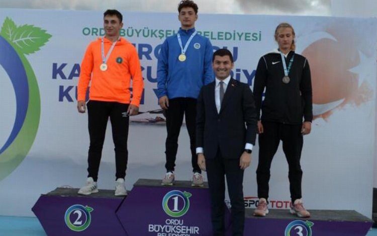 Sakaryalı kano sporcuları nefes kesti Sakaryalı kano sporcuları nefes kesti