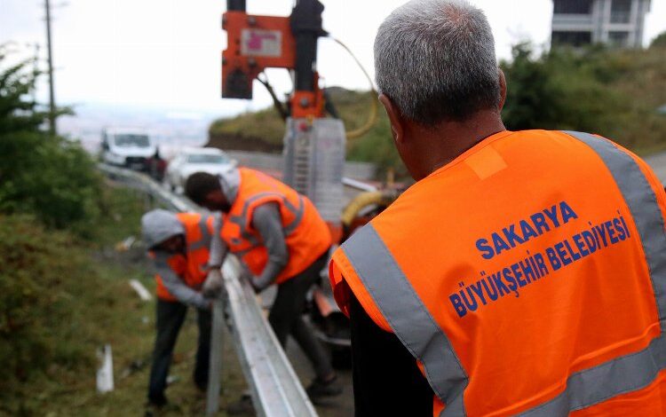Paraşüt Tepe’ye giden yolda artık çelik bariyer var