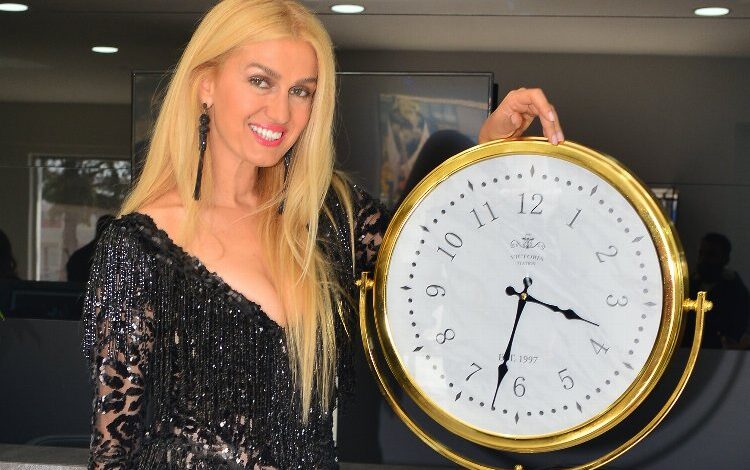 Tuğba Özay 44’lük değil, 4×4’lük! Tuğba Özay 44’lük değil, 4×4’lük!