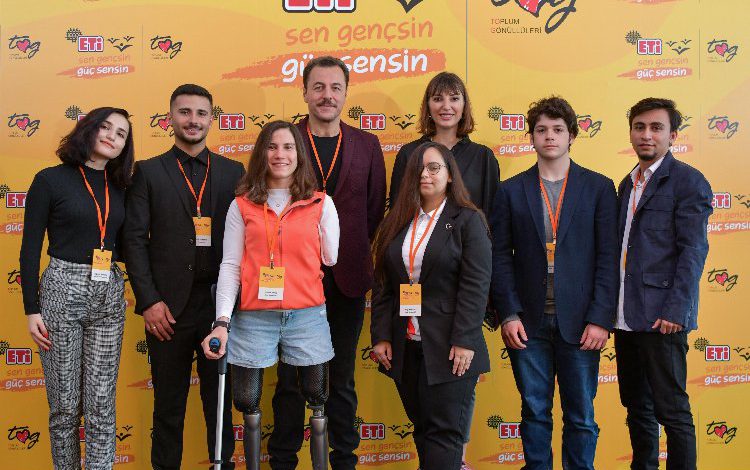 ‘Sen Gençsin, Sen Güçlüsün’ ‘Sen Gençsin, Sen Güçlüsün’