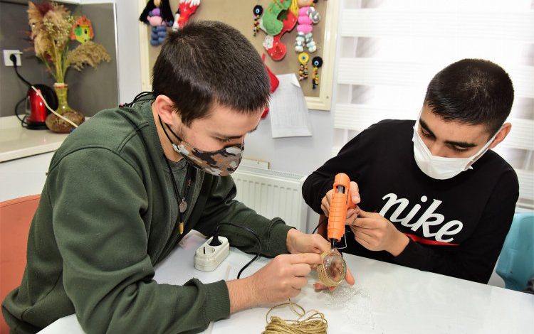 Bursa Yıldırım’da gençlerden ‘İyilik Hareketi’