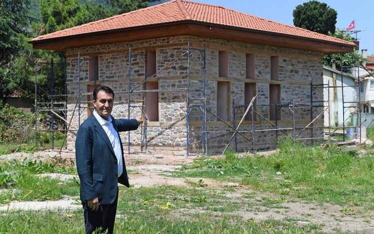 Bursa’da tarihi Filiboz Mescidi gün yüzüne çıkıyor Bursa’da tarihi Filiboz Mescidi gün yüzüne çıkıyor