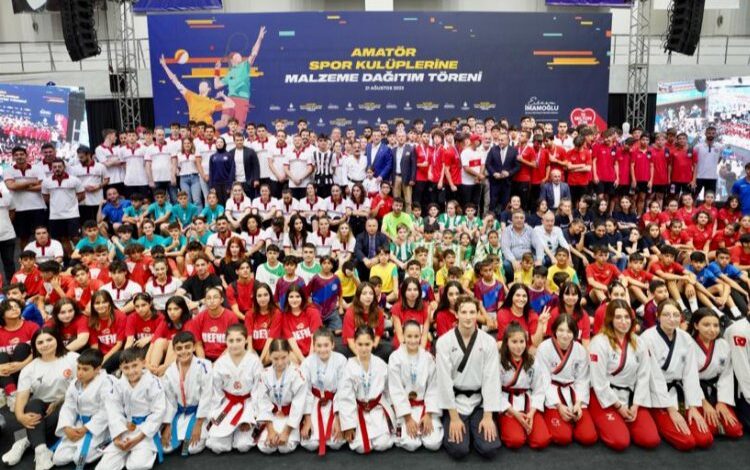 İstanbul Büyükşehir spora ve sporcuya desteği artarak sürüyor İstanbul Büyükşehir spora ve sporcuya desteği artarak sürüyor