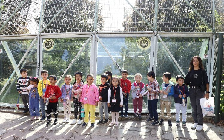 Bursa’da çocuklara hayvan sevgisi aşılandı Bursa’da çocuklara hayvan sevgisi aşılandı