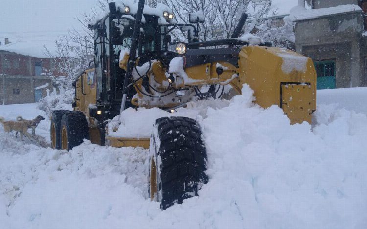 Kayseri Büyükşehir, kapalı mahalle yolu bırakmadı