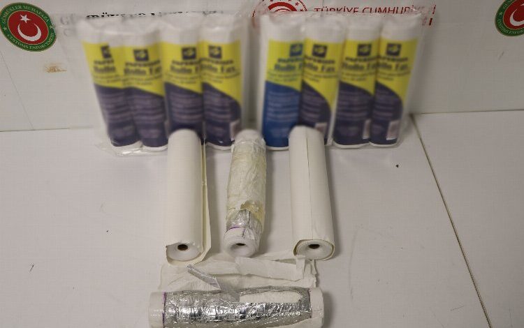 Yazarkasa kağıdı içinden uyuşturucu çıktı!