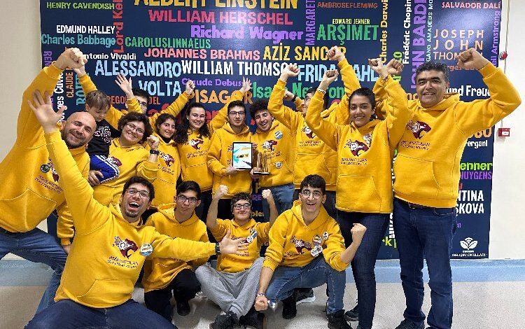 İşitme engelli takım teknoloji merakında engel tanımadı İşitme engelli takım teknoloji merakında engel tanımadı