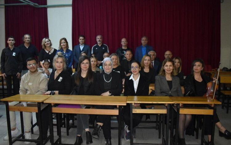 Manisa’nın tek ‘Öğretmenler Korosu’ çalışmalara başladı Manisa’nın tek ‘Öğretmenler Korosu’ çalışmalara başladı