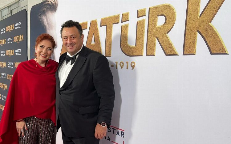 Ünlü oyuncu Demet Tuncer, Amerika’da ev sahipliği yaptı